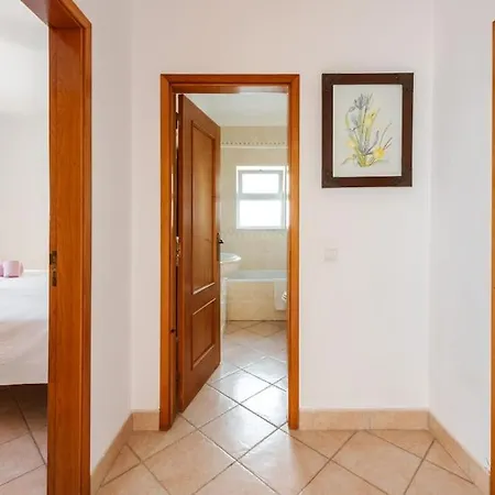 Villa Moradia T3 Com Terraco Solarengo