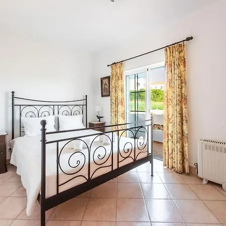 Moradia T3 Com Terraco Solarengo Villa *
