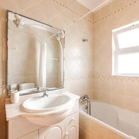 Villa Moradia T3 Com Terraço Solarengo