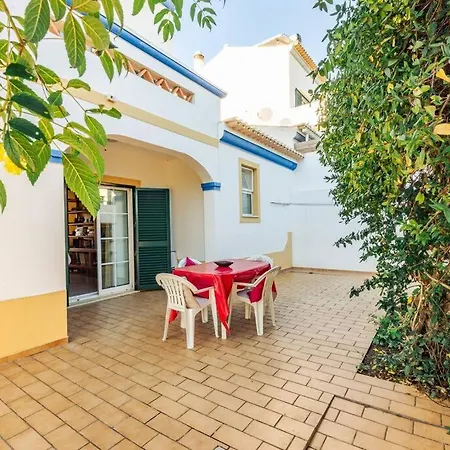 Villa Moradia T3 Com Terraco Solarengo *